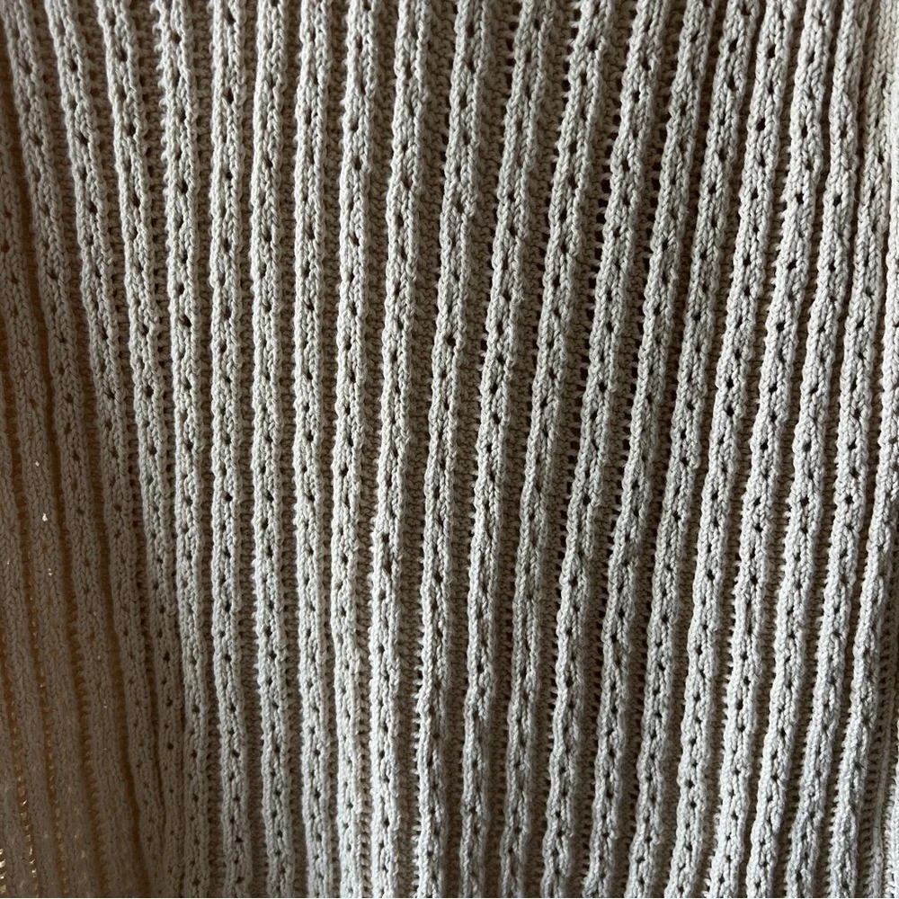 DKNY Beige V-Neck Sleeveless Sweater - Picture 6 of 7